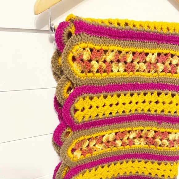 No Brand | Handmade Knit-Crochet Eyelet Cottage Core Grandma Blanket - Picture 6 of 10